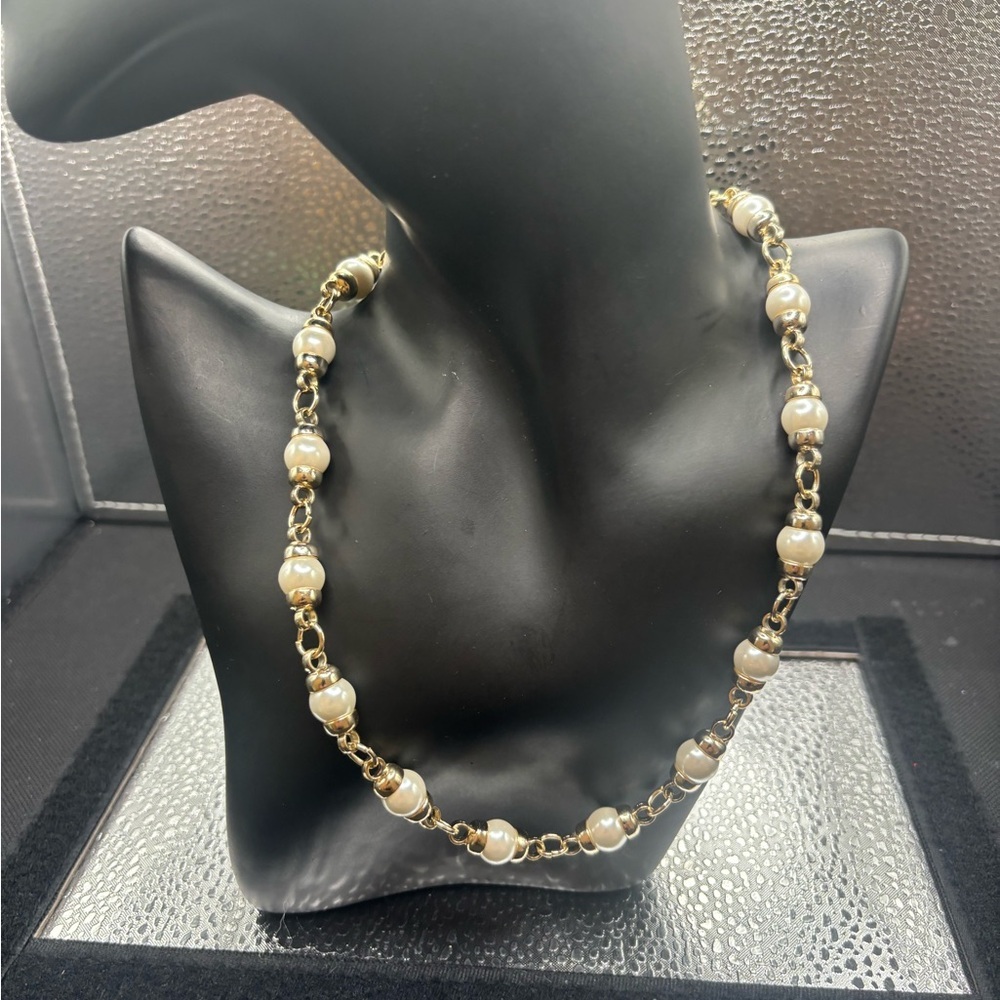Elegant Gold and Cream Beaded Necklace  18 / 20 inch Ajustable